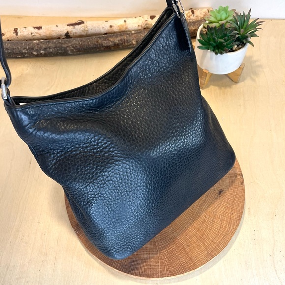 Coach 90s Vintage 6803 Black Leather Hudson Bucket
Crossbody Shoulder Bag Purse - Picture 12 of 16